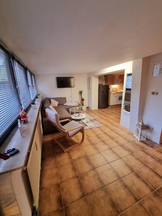 Souterrainwohnung Zentrale Lage In Detmold Exterior photo